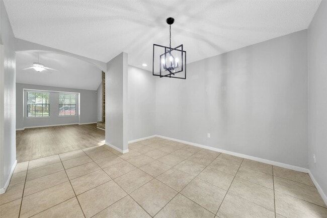 Building Photo - 9 W Lance Leaf Rd