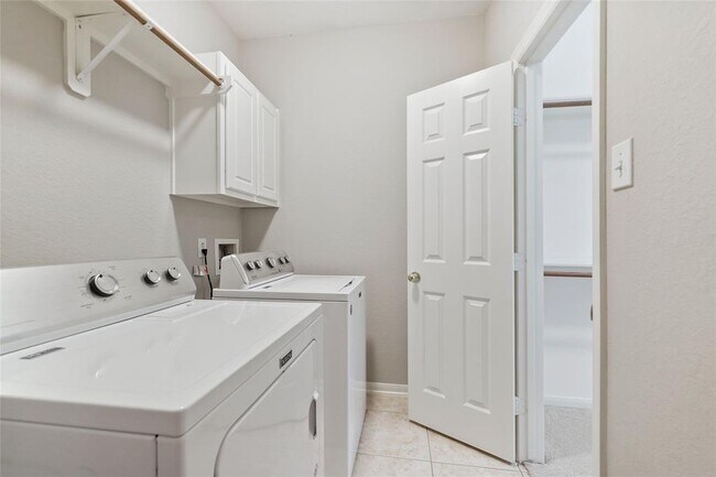 Building Photo - 151 E Greenhill Terrace Pl