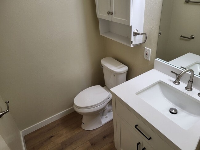 Building Photo - 4392 Green Ave