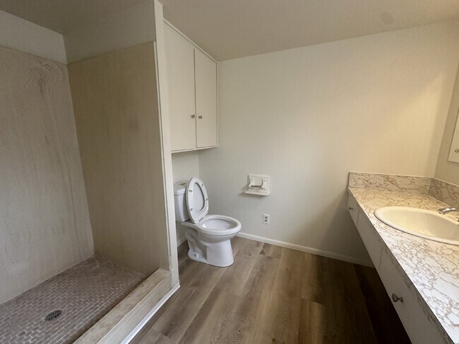 Building Photo - "Charming 2-Bed Retreat with Fireplace & Modern Comforts in Prescott, AZ!"