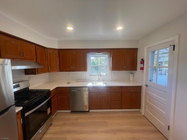 Building Photo - 752 Layton Dr