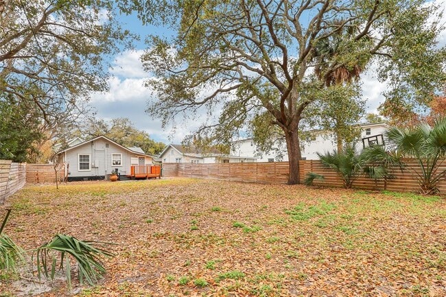 Building Photo - 137 E Grant St