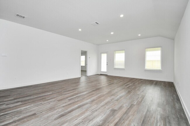 Building Photo - 8519 Swenson Ln