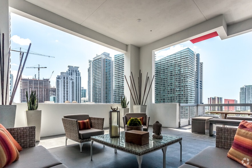 Building Photo - Brickell View Terrace