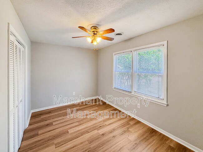 Building Photo - 231 Batesview Dr