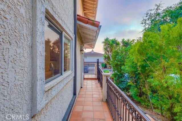 Building Photo - 3554 Seaglen Dr