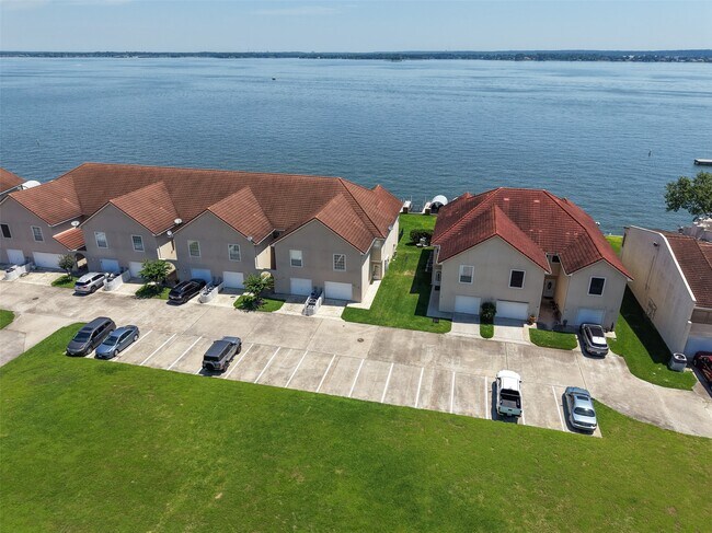 Building Photo - 16 Regency Pt