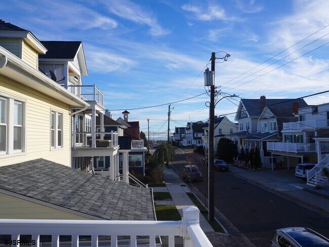 Building Photo - 11 S Baltimore Ave