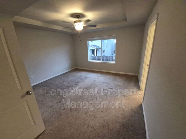 Building Photo - 7278 SE Ronelle Ct