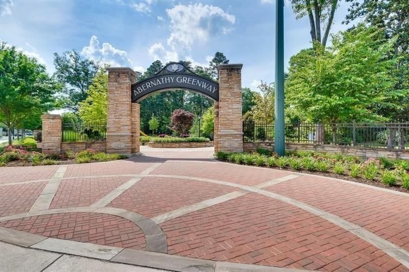 Building Photo - 6851 Roswell Rd NE