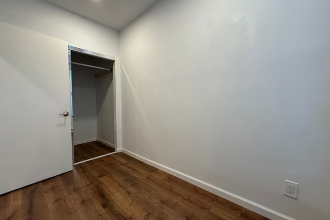 Building Photo - 30 E 127th St