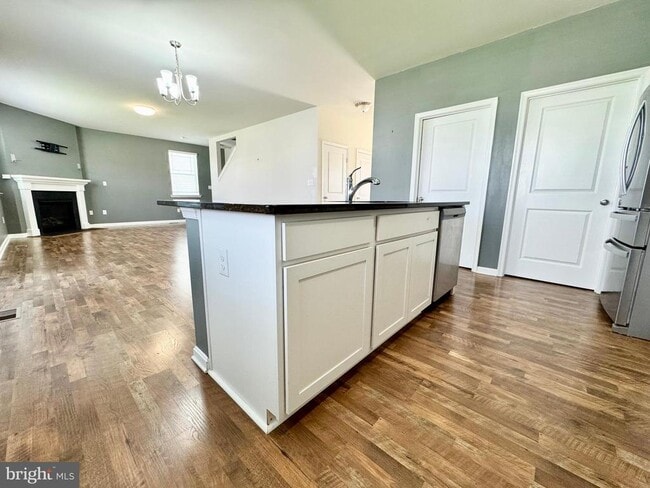Building Photo - 122 S Marshview Terrace