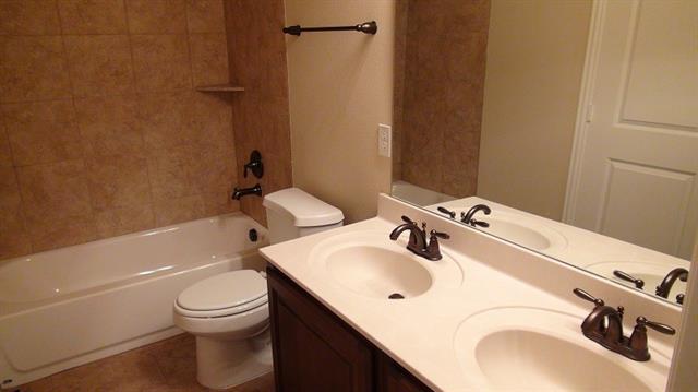 Building Photo - 2701 Westpoint Dr
