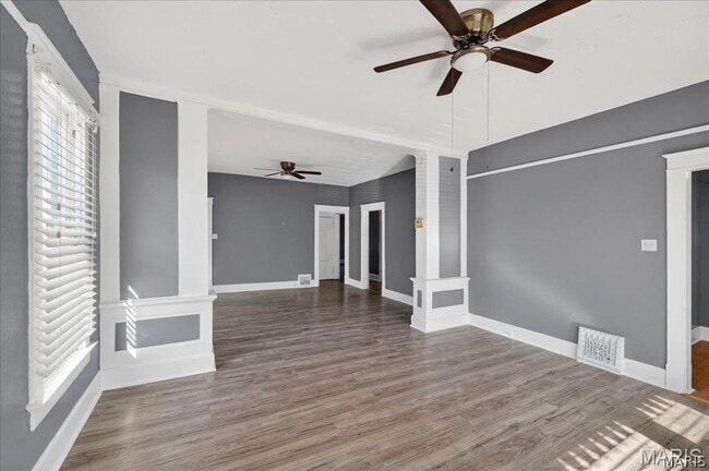 Building Photo - 221 Lebanon Ave