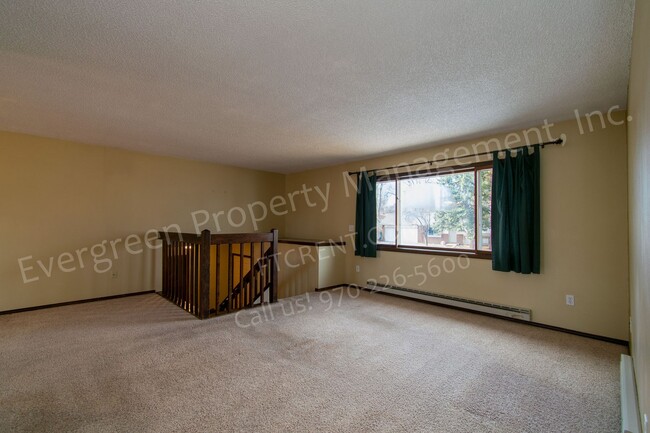 Building Photo - Short Term Lease! Spacious Home in Mid-Tow...