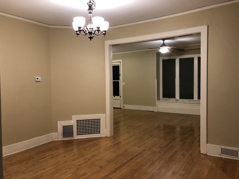 Dining room - 115 13th St N