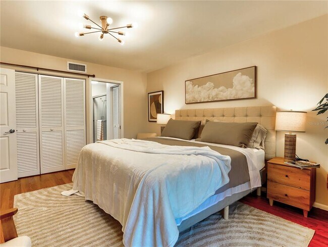 Building Photo - 322 Timber Lake Dr