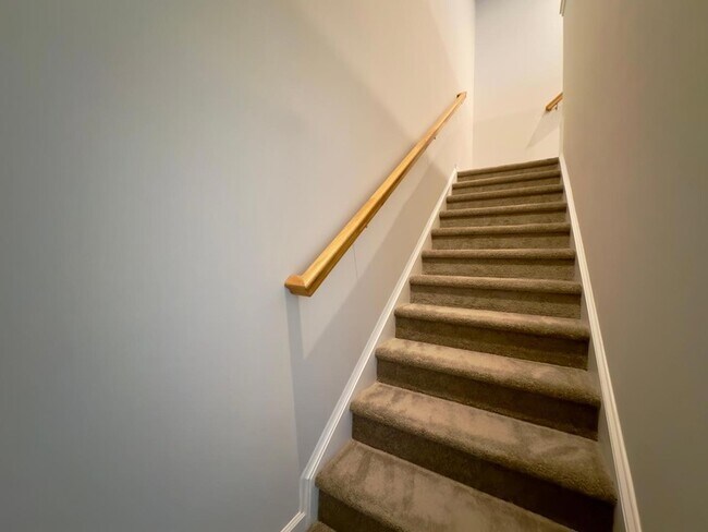 Building Photo - 276 Shingle Oak Rd