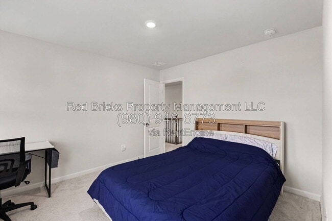 Building Photo - 16110 Winfield Hall Dr