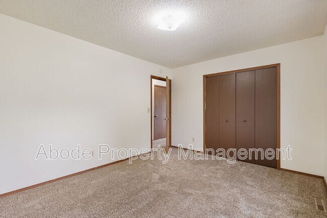 Building Photo - 1418 Emery Ct