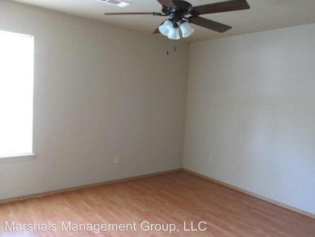 Building Photo - 2 br, 1 bath Apartment - 5428 PLUM A-B