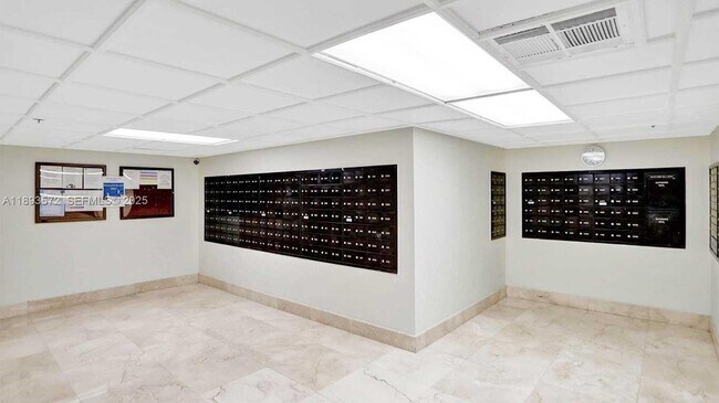 Building Photo - 210 174th St