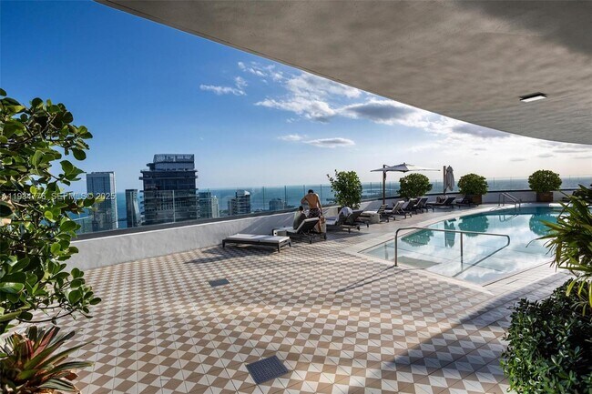 Building Photo - 801 S Miami Ave