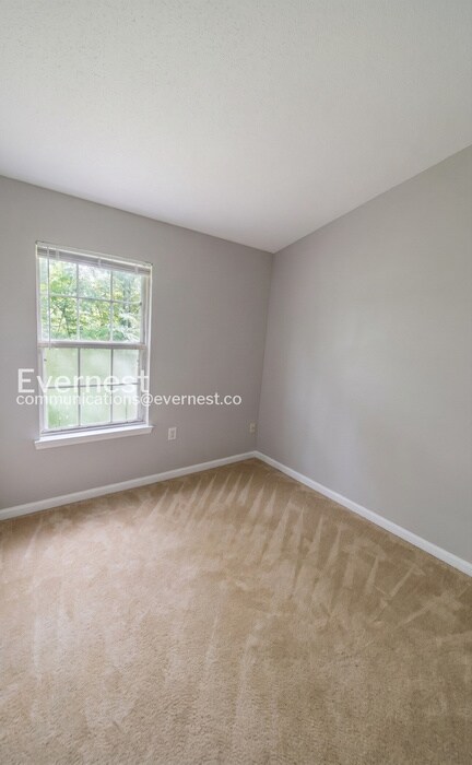 Building Photo - 3 Bed/3.5 Bath Townhome with Fenced Yard / Available Now!