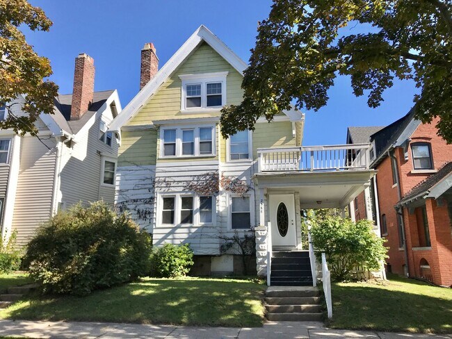 Building Photo - 2586 N Cramer St