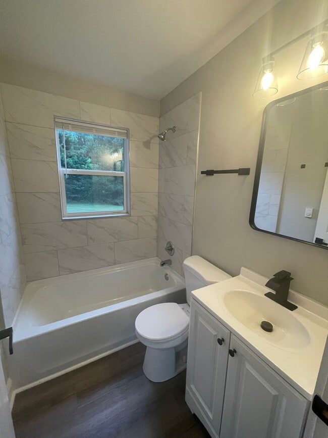 Building Photo - Welcome to this Beautiful Newly Renovated ...