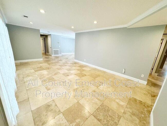 Building Photo - 847 Kell Aire Dr