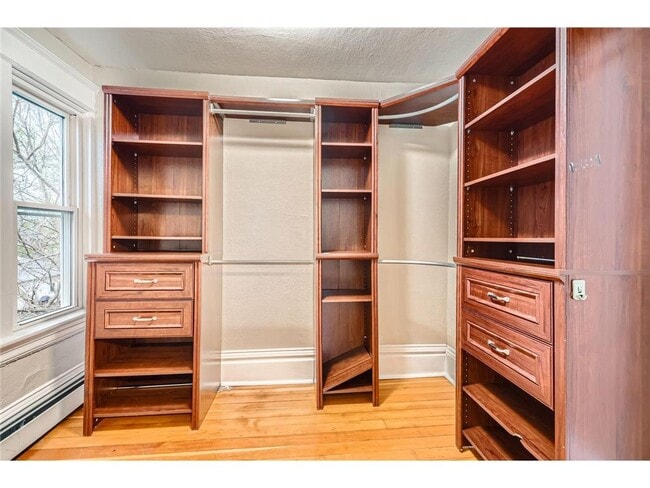 Building Photo - 1156 Marion St