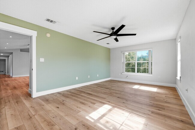 Building Photo - 4881 Traxx St