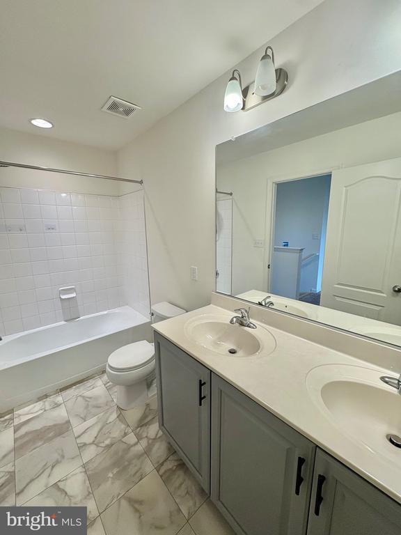 Building Photo - 284 Wigeon Ct