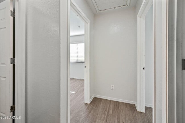 Building Photo - 5010 N 22nd Ave