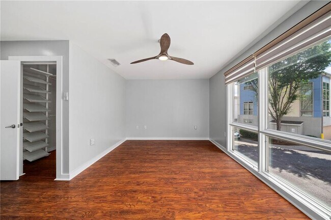 Building Photo - 1344 Rietveld Row NW
