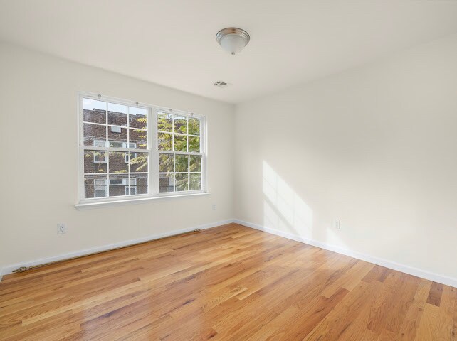 Building Photo - 682 S 19th St