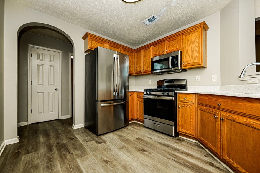 Building Photo - 1025 Borrington Ln
