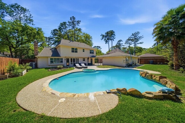 Building Photo - 5610 Court of Lions St