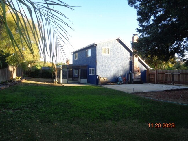 Building Photo - 720 Devonshire Ct