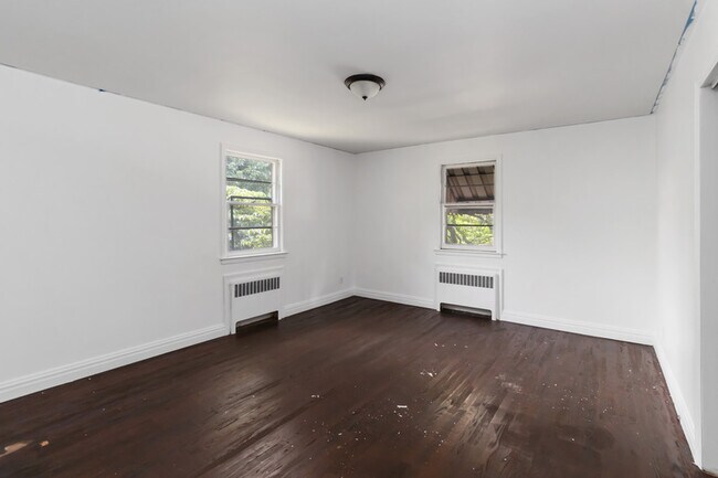 Building Photo - 167 S Munn Ave