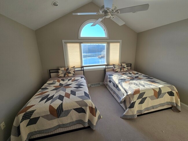 Building Photo - 117 St Charles Ct