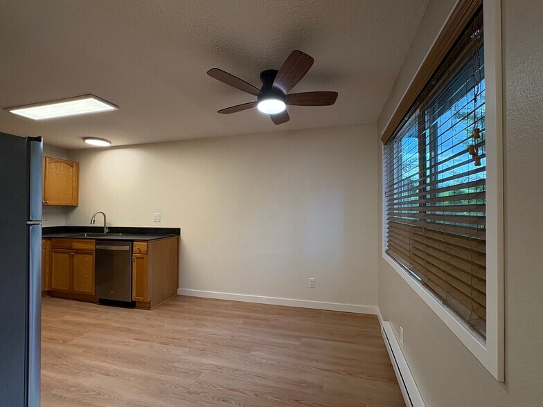 Kitchen Nook - 22819 15th Ave SE