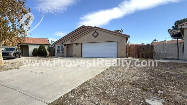 Building Photo - 11085 Live Oak Ln