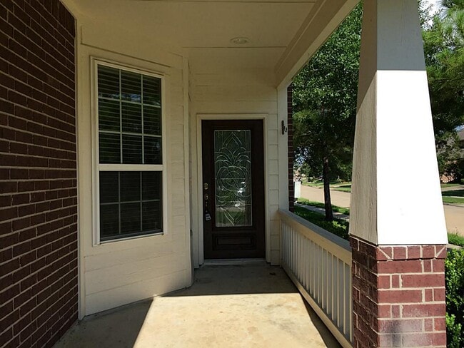 Building Photo - 26427 Cole Trace Ln