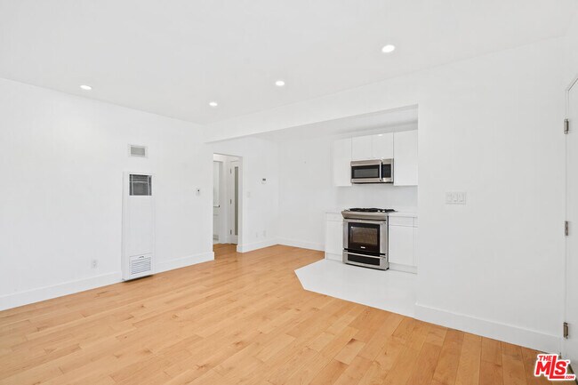 Building Photo - 119 Paloma Ave