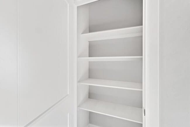 Building Photo - Stylish & Move-In Ready Homes in the Desir...