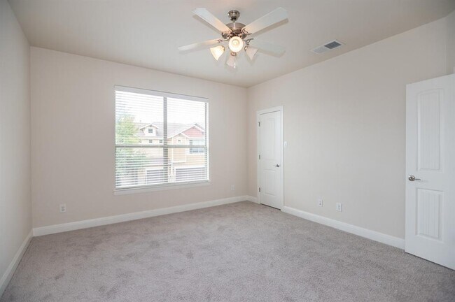 Building Photo - 6708 Menchaca Rd