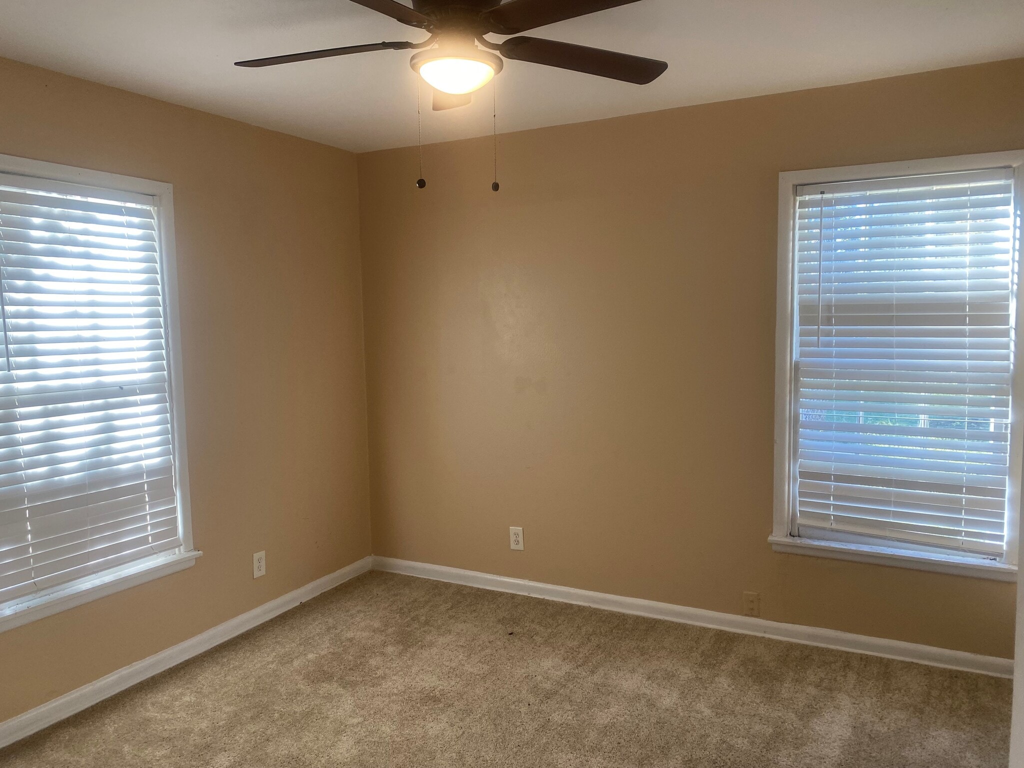 Building Photo - 10421 Desdemona Dr