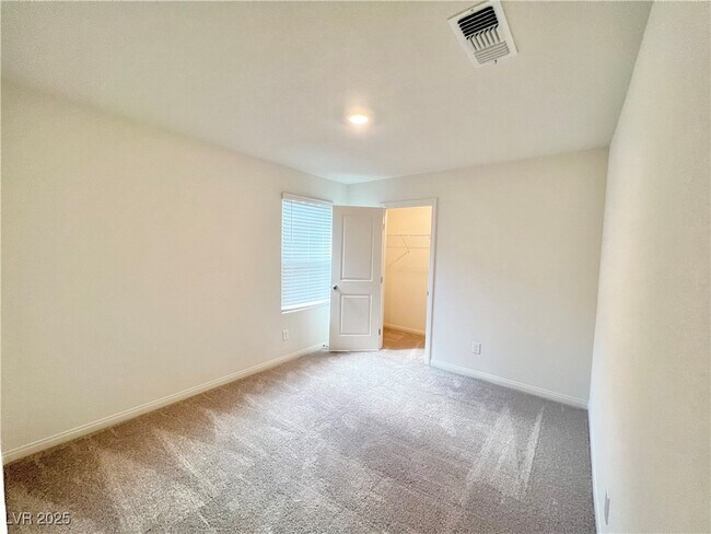 Building Photo - 7012 Sylmar Ave